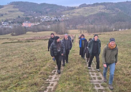 Zum Artikel "Akademischer Winterretreat AG Glasze im Bauhaushotel Probstzella"